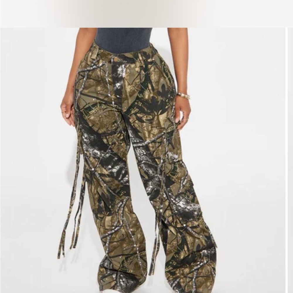 Camo Wide-Leg Cargo Pants